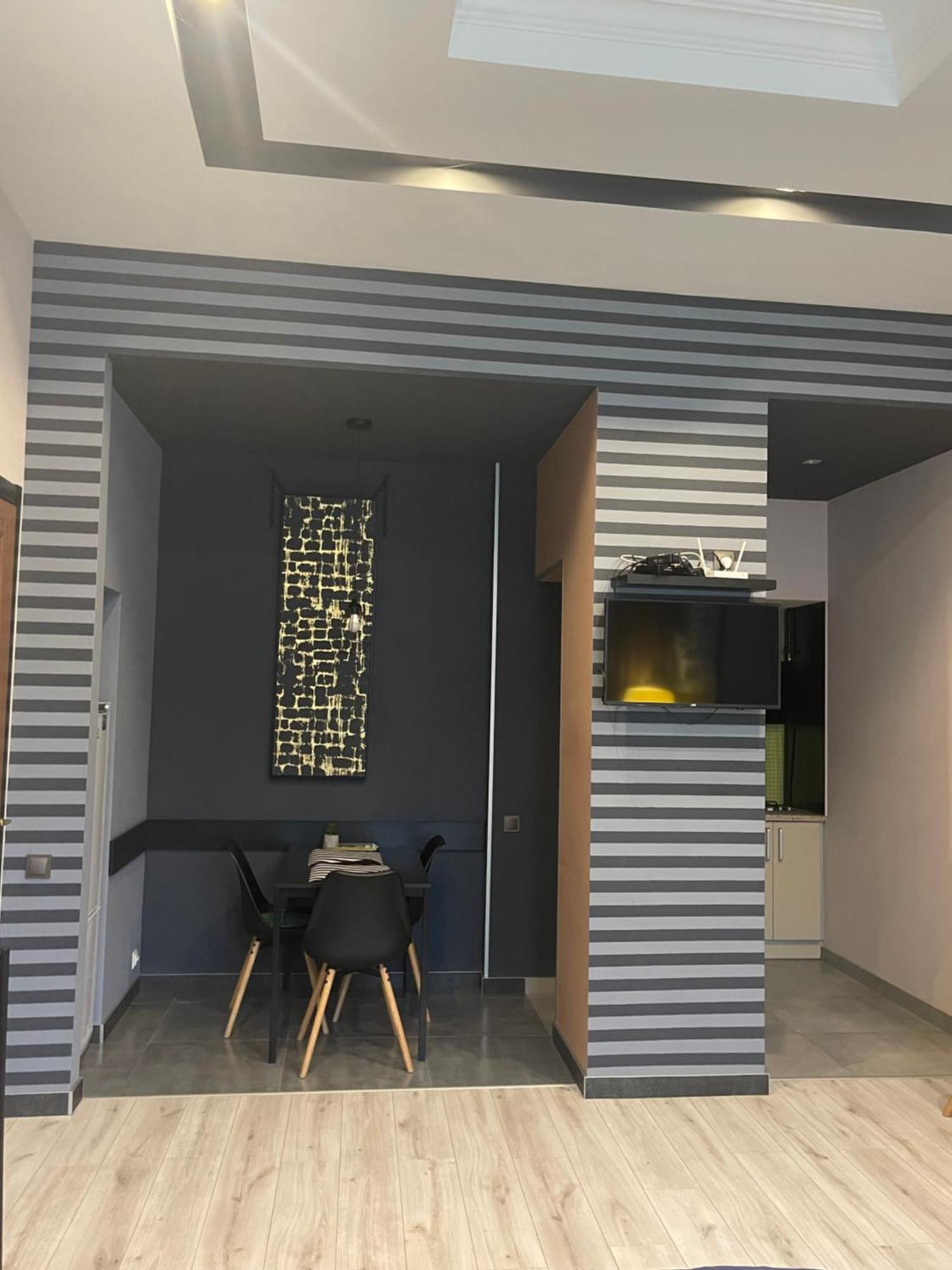 Vip - Дві Спальні Метро Хрещатик Лютеранська 3 Kyiv Exterior foto
